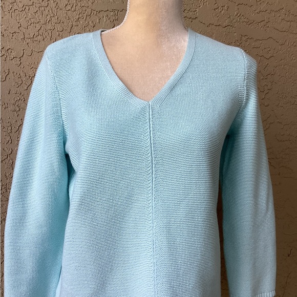J.Jill textured 3/4-sleeve, V-neck sweater in powder blue. Women’s Sm/M - Picture 2 of 9
